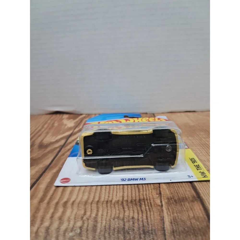 2024 HOT WHEELS YELLOW '92 BMW M3 4/10 THE '90S 195/250